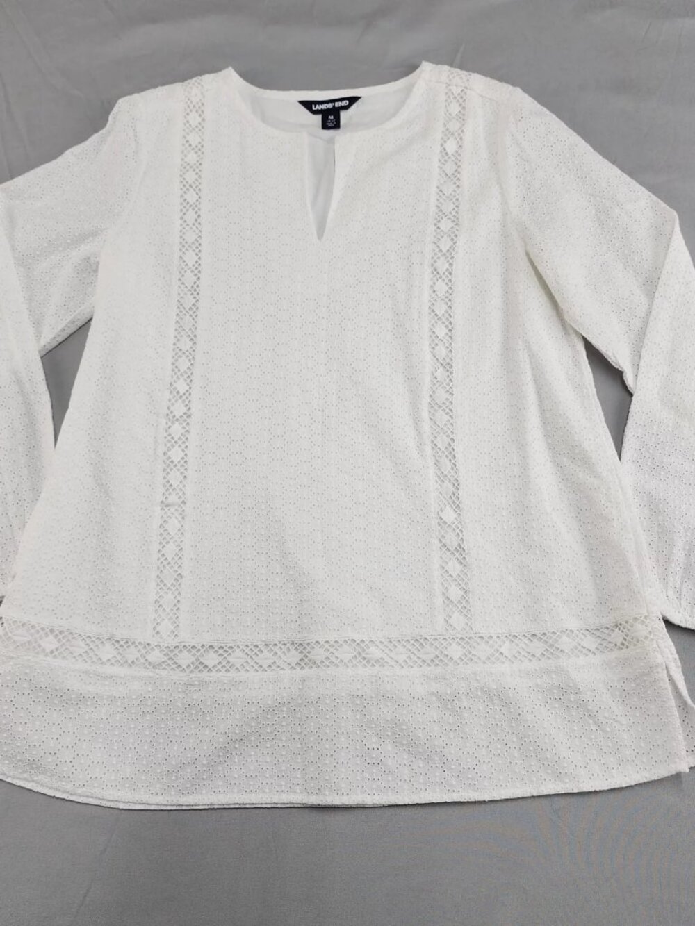 LANDS' END Women's M White Eyelet Tunic Blouse V-Neck Long Sleeve Broderie Angla